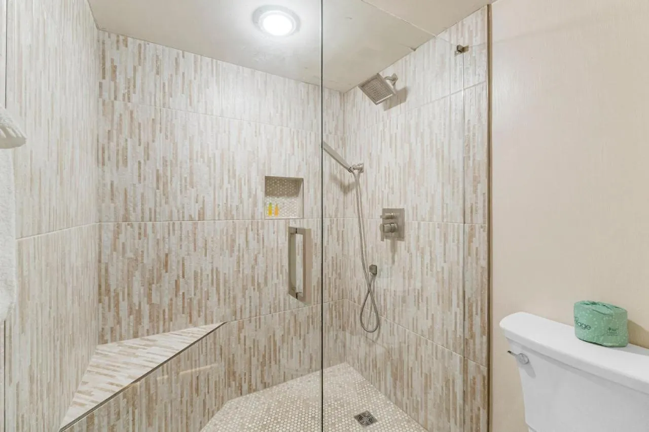 Breathtaking Gulf View 2 Bed 2 Bath Condo Destin Holiday home
